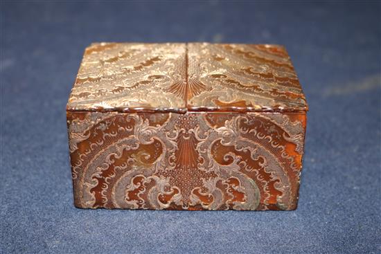 An 18th century Continental gold overlaid tortoiseshell table snuff box 3.5in.